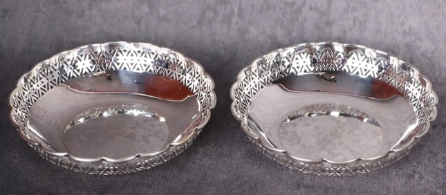 VINTAGE LAVORATO A MANO 0.800 SILVER CANDY DISHES