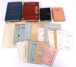 VINTAGE ASSORTED FREEMASONRY HANDBOOKS/ PAMPHLETS