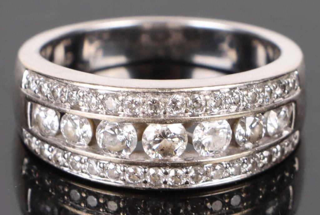 14K WHITE GOLD DIAMOND LADIES RING (1 of 4)