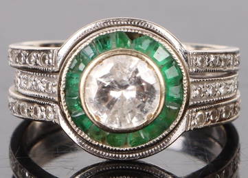 ~1.24 CTW. DIAMOND & EMERALD 18KT. WEDDING RING