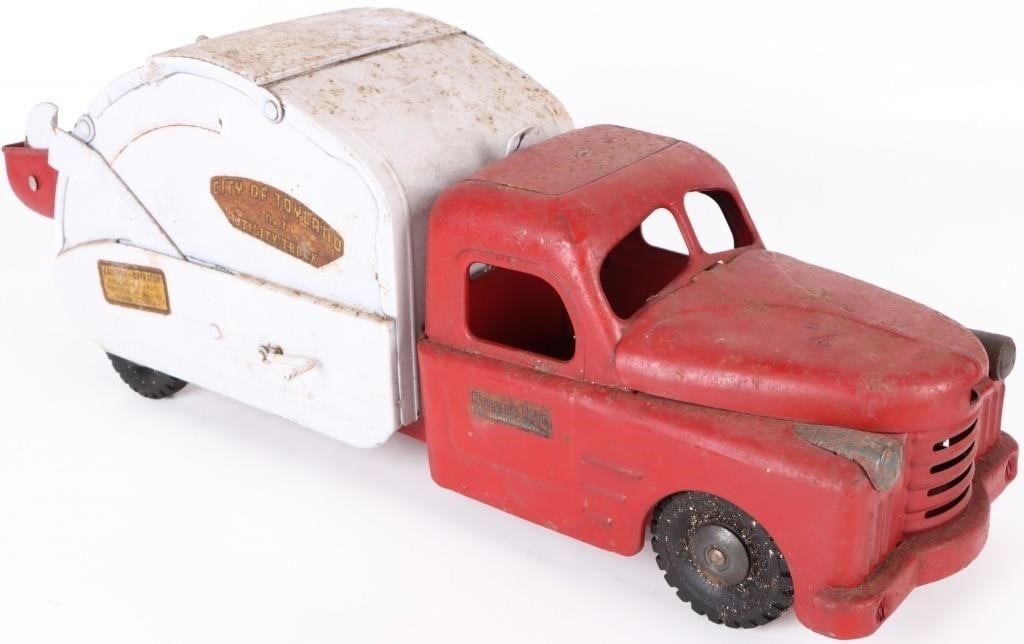 VINTAGE STRUCTO TOYS NO. 7 UTILITY TRUCK (1 of 6)