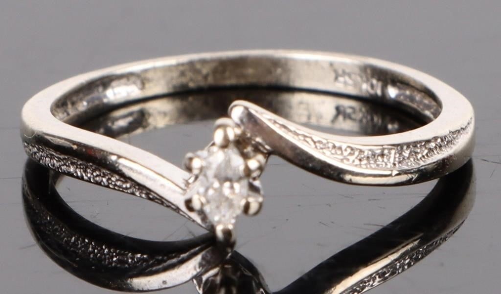 MARQUIS DIAMOND 10K WHITE GOLD LADIES RING (1 of 3)