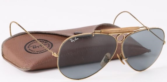 VINTAGE RAY BAN BAUSCH & LOMB SUNGLASSES W/ CASE