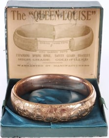 VINTAGE 'QUEEN LOUISE' GOLD-FILLED BANGLE BRACELET