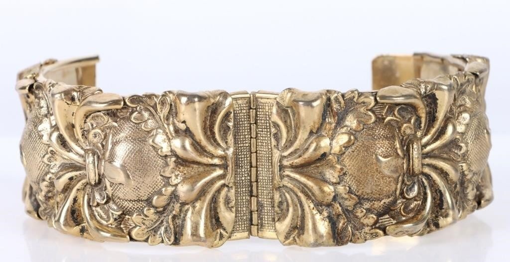 VINTAGE GOLD-TONED ORNATE LADIES CUFF BRACELET (1 of 4)
