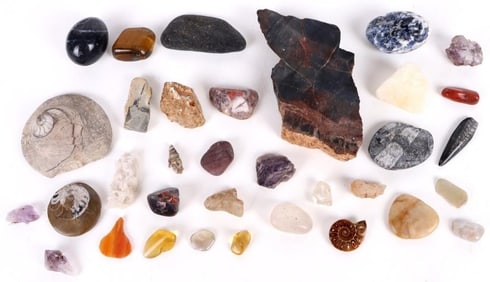 ASSORTED POLISHED STONES, MINERALS & FOSSILS