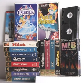 COLLECTION OF VINTAGE VHS & DVD MOVIES - LOT OF 20