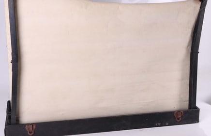 VINTAGE 1930'S PORTABLE ROLL UP MOVIE SCREEN