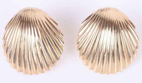 14K YELLOW GOLD SEASHELL LADIES EARRINGS
