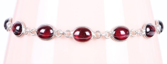 11.0CTW RED GARNET CABOCHON STERLING BRACELET