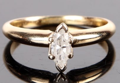 0.33 CTW. DIAMOND MARQUIS CUT 10KT. GOLD RING