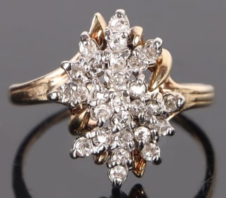 0.33 CTW. DIAMOND 10 KT. GOLD FLORAL RING