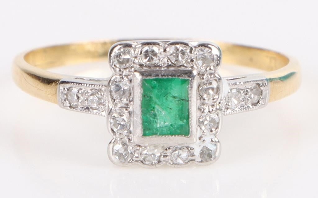 10K YELLOW GOLD EMERALD DIAMOND LADIES RING (1 of 3)