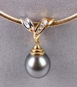 BLACK PEARL DIAMOND 14K YELLOW GOLD NECKLACE