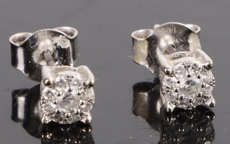 14K WHITE GOLD WHITE SAPPHIRE STUD EARRINGS