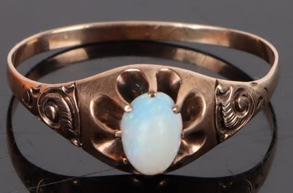 14K YELLOW GOLD OPAL LADIES RING