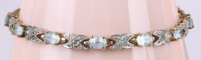 BLUE TOPAZ STERLING SILVER LADIES BRACELET