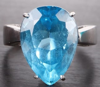 10K WHITE GOLD 3.5 Ct BLUE TOPAZ LADIES RING