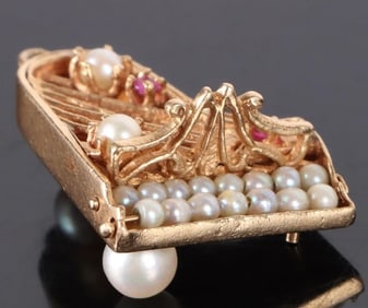 14K YELLOW GOLD PEARL & RUBY PIANO PENDANT
