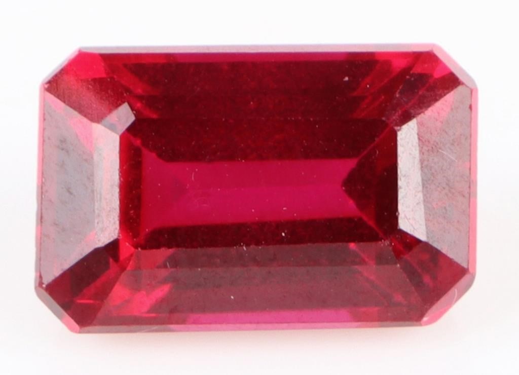 8.2CT CUSHION CUT RECTANGULAR RUBY GEMSTONE (1 of 4)