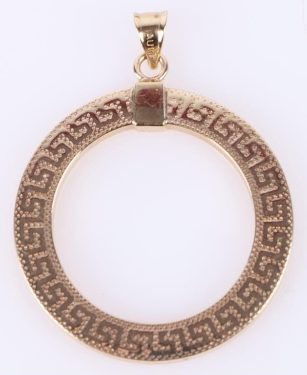 10K YELLOW GOLD CIRCLE LADIES PENDANT: 10k yellow gold circle ladies pendant. Weight: 1.4 Grams Size: 1.5" length Condition: Very fine.