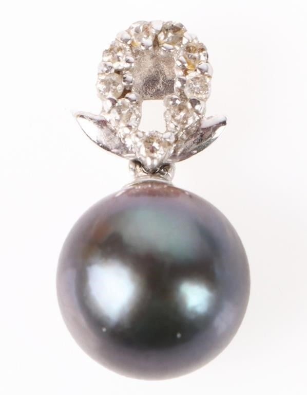 9.5MM TAHITIAN BLACK PEARL & DIAMOND 18K PENDANT: 9.5MM Tahitian black pearl & diamond pendant in 18K white gold. Stone Type: Pearl Weight: 1.95mm Size: 9.5mm Condition: Very Fine