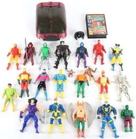 VINTAGE COLLECTIBLE COMIC BOOK ACTION FIGURE LOT