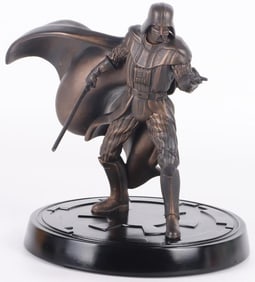 NEW DISNEY STORE STAR WARS LMTD ED VADER FIGURE