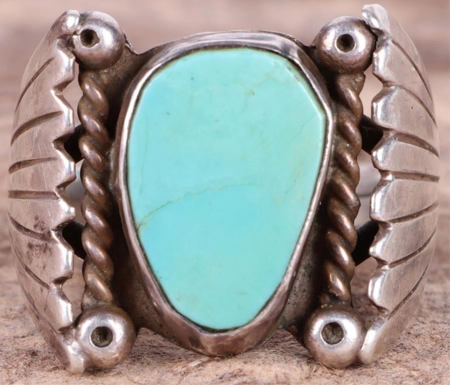 LIGHT TURUOISE NAVAJO STERLING SILVER MEN'S RING (1 of 3)