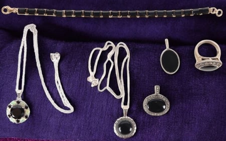 BLACK ONYX STERLING SILVER LADIES JEWELRY