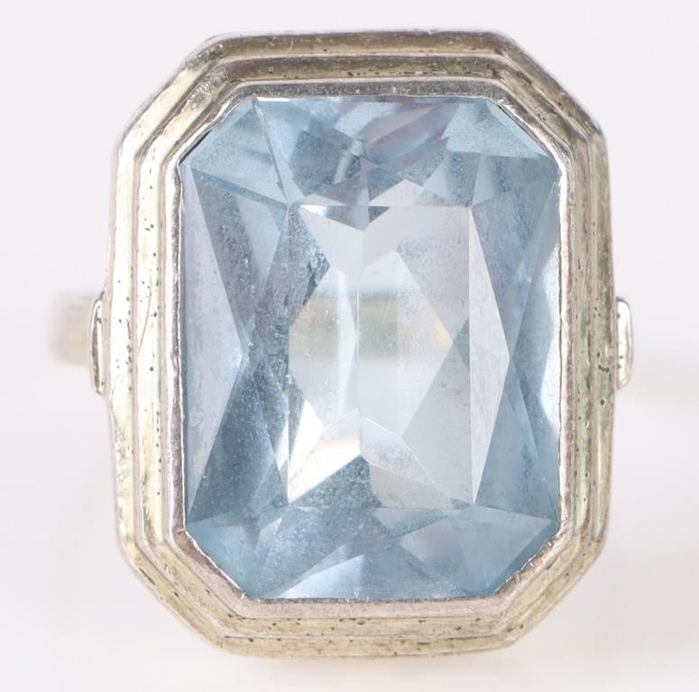 14K WHITE GOLD LARGE BLUE TOPAZ LADIES RING (1 of 3)