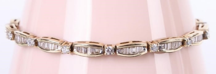 3.23CTW DIAMOND 14K YELLOW GOLD BRACELET W/ APP.