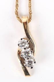 BEAUTIFUL 14K 3 STONE DIAMOND PENDANT NECKLACE (1 of 3)