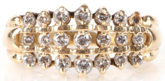 GRADUATED DIAMOND 14K YELLOW GOLD LADIES RING
