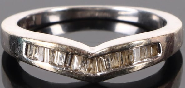 14K WHITE GOLD DIAMOND LADIES RING