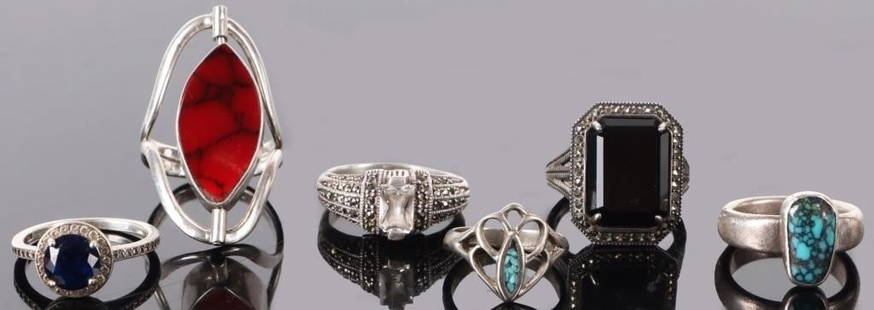 LADIES STERLING SILVER VARIOUS STYLE RINGS (6): Ladies sterling silver various style rings (6). All the rings have various gemstones such as red jasper, turquoise, black onyx & quartz.Stone Type: AssortedWeight: 32.20 Grams totalSize: