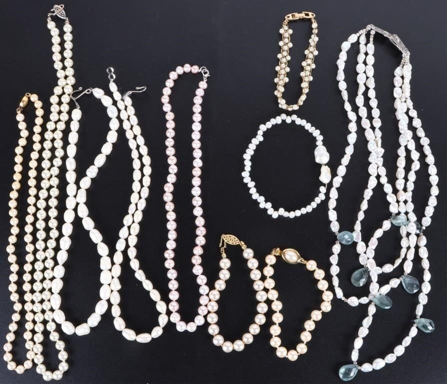 BEAUTIFUL PEARL JEWELRY LOT OF 10: Beautiful Pearl Jewelry lot of 10 to include: white, yellow pink pearls. Lot includes 4 bracelets and 6 necklaces that vary in length. Stone Type: Pearl Condition: Very Fine