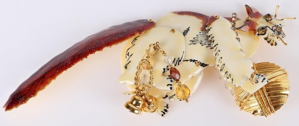 LUNCH AT THE RITZ MOVEABLE CAT W/ YARN BROOCH: Beautiful Lunch at the Ritz enamel and rhinestone moveable cat with yarn brooch. Weight: 56.3 Grams Size: 5.5" x 2.5" Condition: Very fine