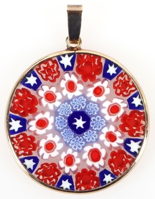 14K YELLOW GOLD MURANO GLASS LADIES PENDANT: 14k yellow gold Murano glass ladies pendant. Weight: 3.04 Grams Size: 1.25" Length Condition: Very fine.