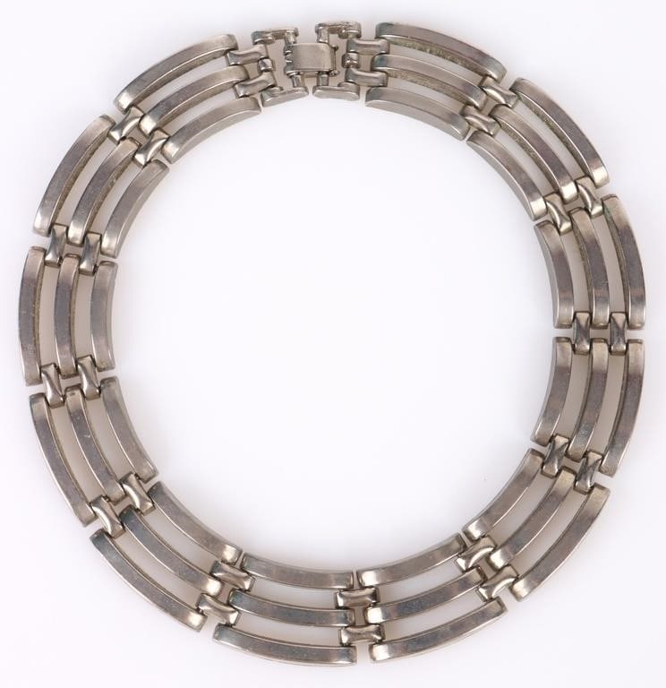 VINTAGE BRUTALIST COLLAR NECKLACE SILVER TONE: Vintage brutalist collar link necklace silver tone. Weight: 132.76 Grams Size: 12.5" Condition: Very Fine