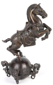 CHINESE REGIUS PALACE HORSE BRONZE SCULPTURE