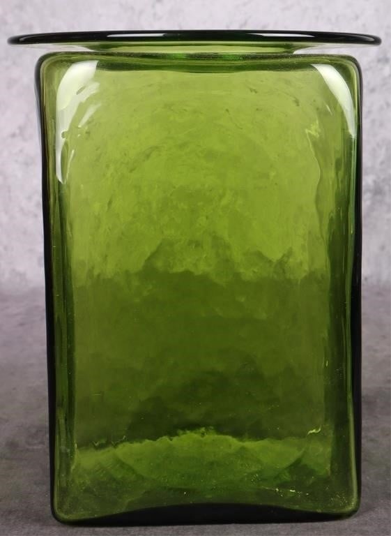 BLENKO HAND-BLOWN LARGE JUNGLE GREEN VASE (1 of 3)