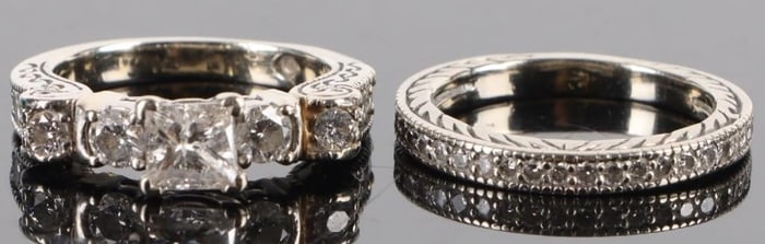 VINTAGE ORNATE 14K WHITE GOLD LADIES RING