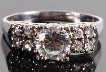 10K WHITE GOLD QUARTZ LADIES RING