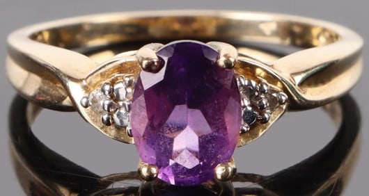 10K YELLOW GOLD AMETHYST DIAMOND LADIES RING