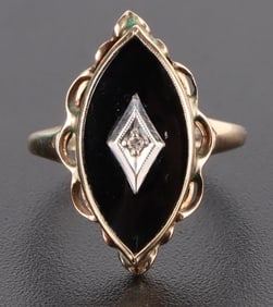 10K YELLOW GOLD MARQUISE-SHAPE ONYX DIA RING