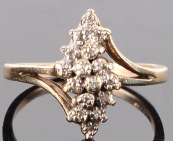 10K YELLOW GOLD CLUSTER DIAMOND LADIES RING