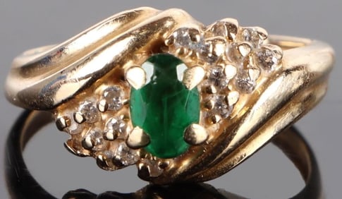 14K YELLOW GOLD EMERALD DIAMOND LADIES RING