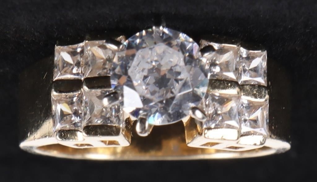 BEAUTIFUL 14K YELLOW GOLD CUBIC ZIRCONIA RING (1 of 3)