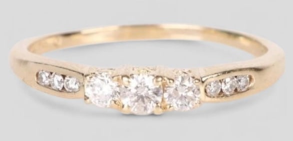 14K YELLOW GOLD DIAMOND LADIES RING